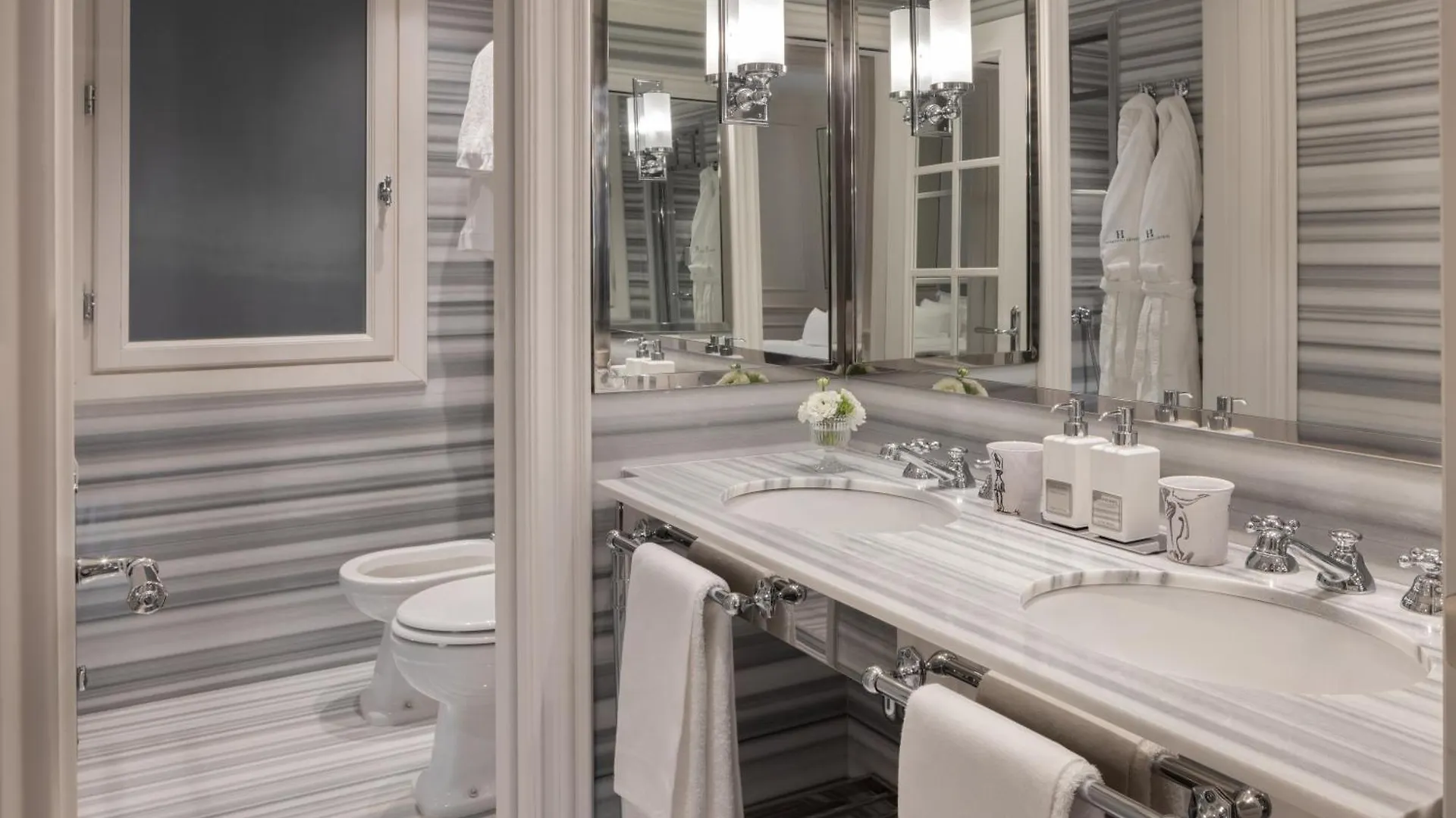 Lungarno Luxury Apartments - By Lungarno Collection Florence 0*,  Italy
