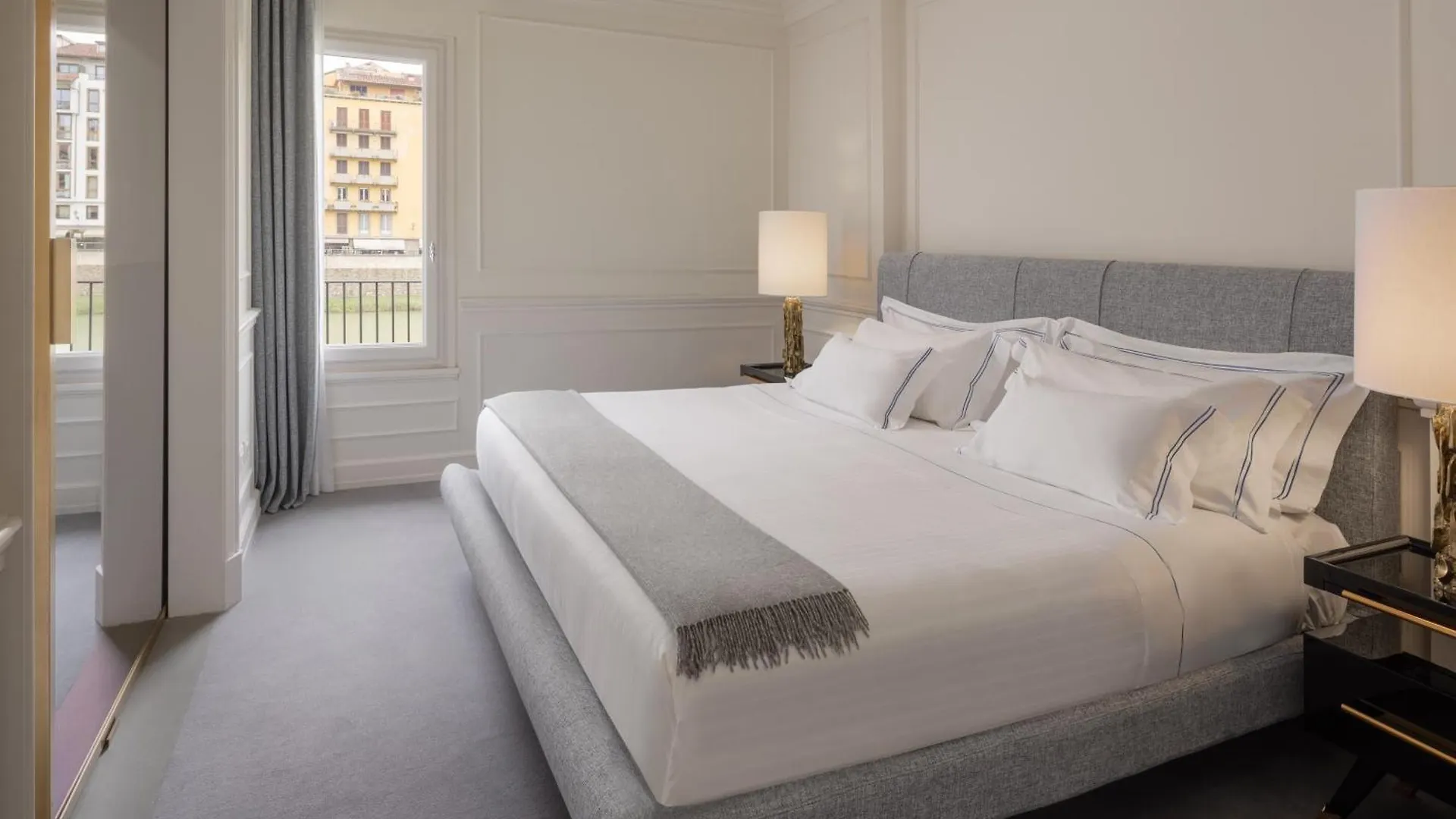 Lungarno Luxury Apartments - By Lungarno Collection Florence Italy