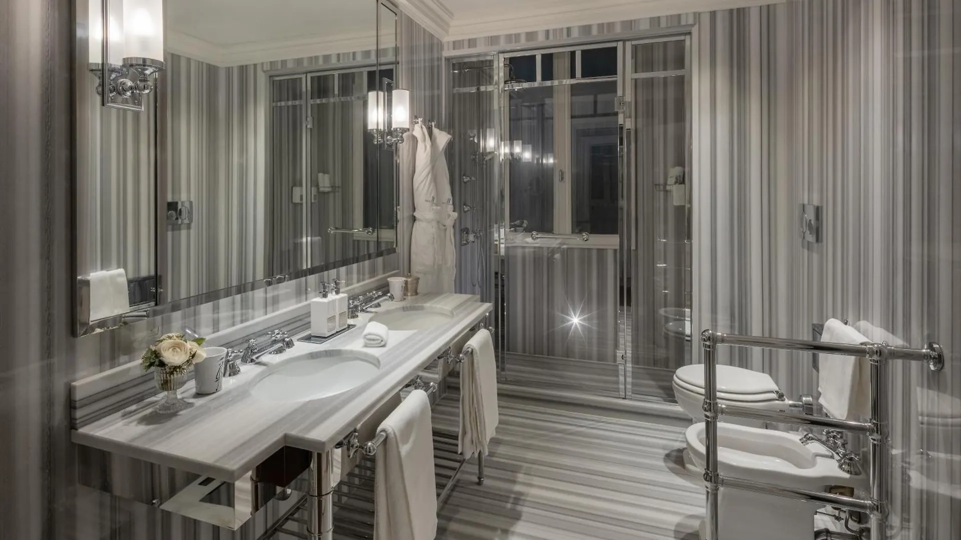 Lungarno Luxury Apartments - By Lungarno Collection Florence Italy